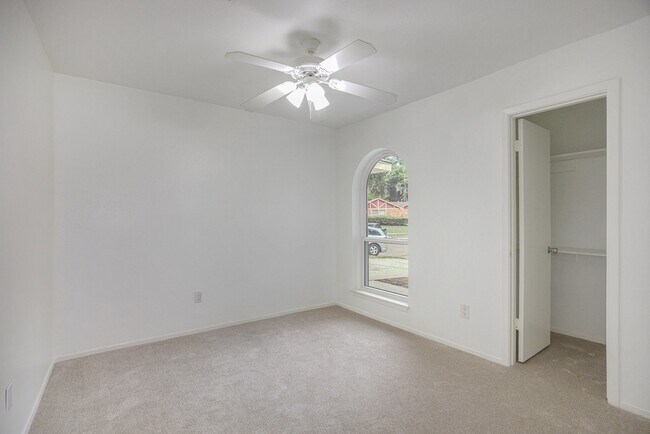 Building Photo - 22515 Colonialgate Dr