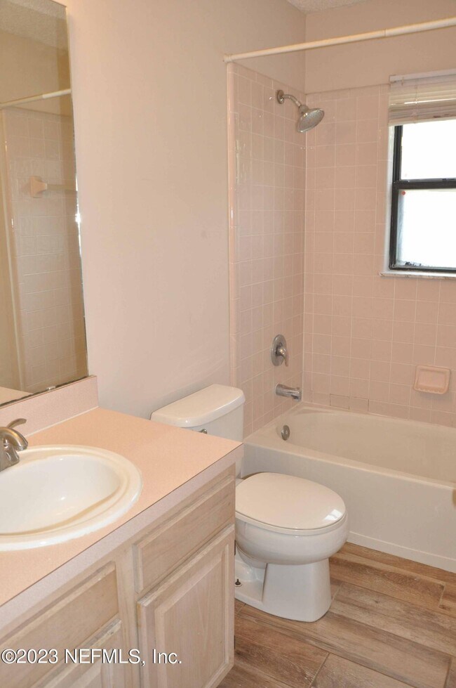Building Photo - 2043 Capistrano Dr