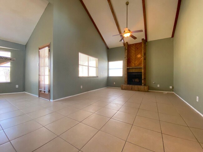 Building Photo - 4713 Harvest Ln