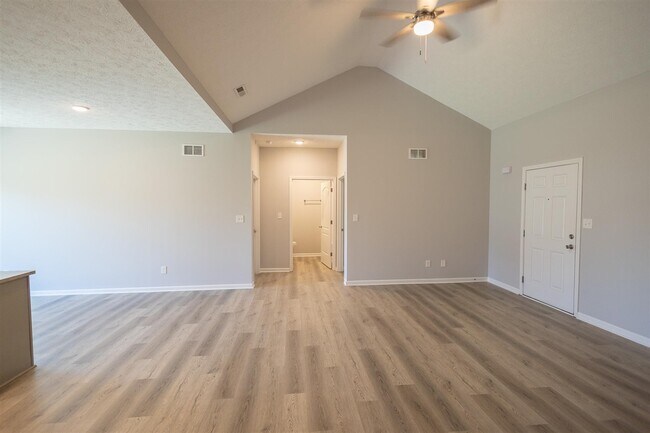 Building Photo - 2321 Trenton Ln