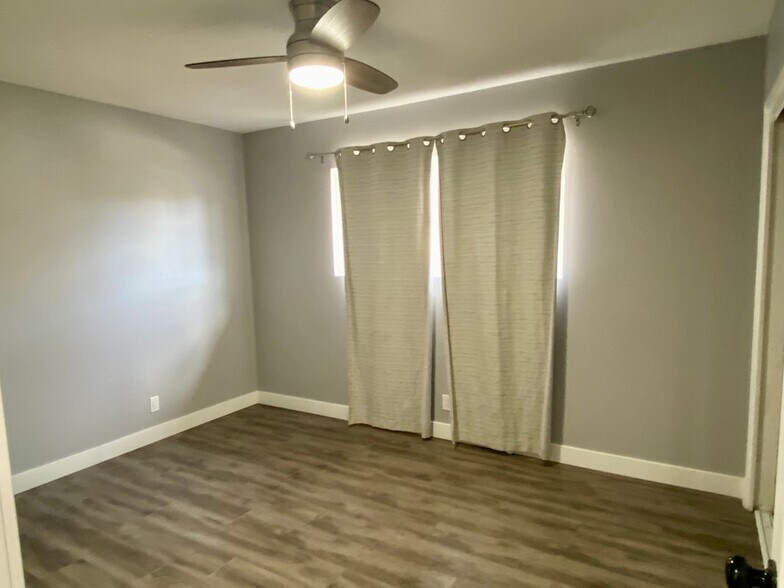 Building Photo - 1144 Carson St