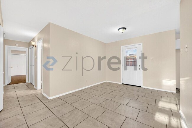 Building Photo - 3225 Crites St