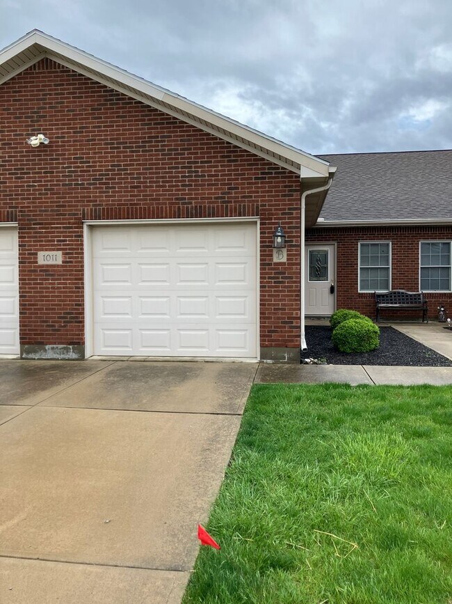 Building Photo - Modern & Spacious 2-Bedroom Ranch Condo – Available Soon in Troy, OH!