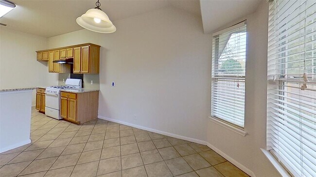 Building Photo - 903 Lantana Dr