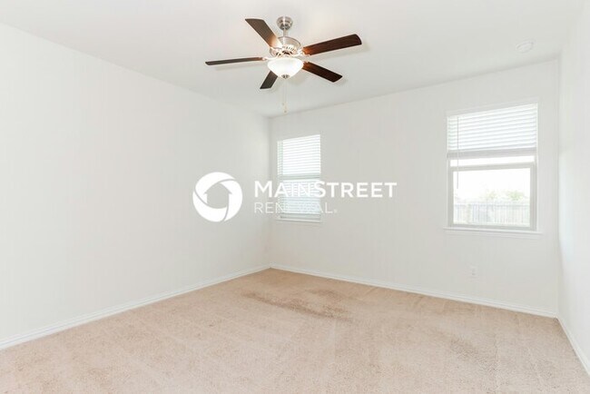 Building Photo - 4 Bedroom Pet-Friendly Home in HASLET, TX with Main Street Renewal