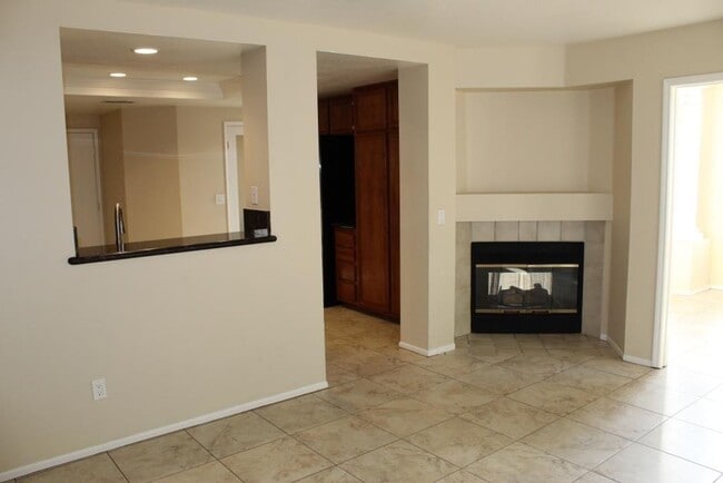 Building Photo - 3Bed/2Bath in Rancho Del Oro~ Ave Sevilla