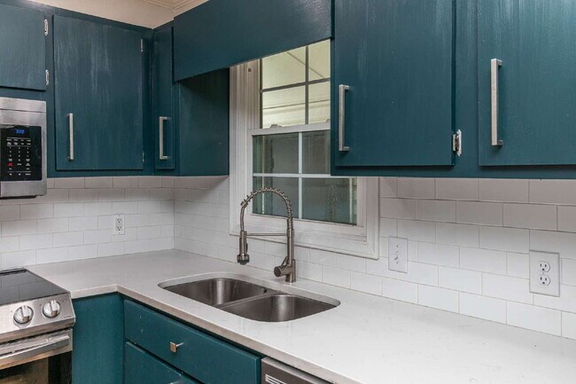 Building Photo - ADORABLE 3 BR | 1 BA Home in Dudley | Fully Renovated and Move-In Ready!