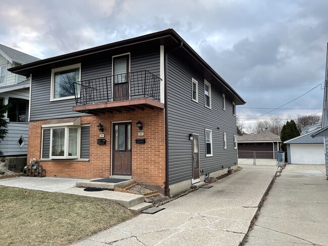 Primary Photo - 307 S 76th St