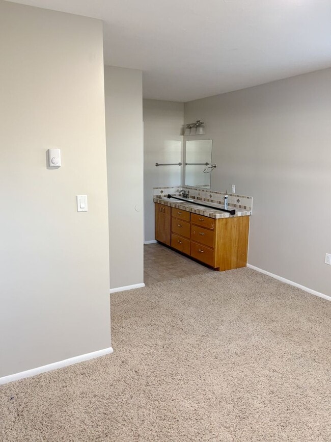 Building Photo - Spacious 6 Bed / 3 Bath Home in Rigby!