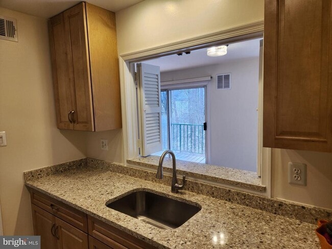 Building Photo - 10456 Parthenon Ct
