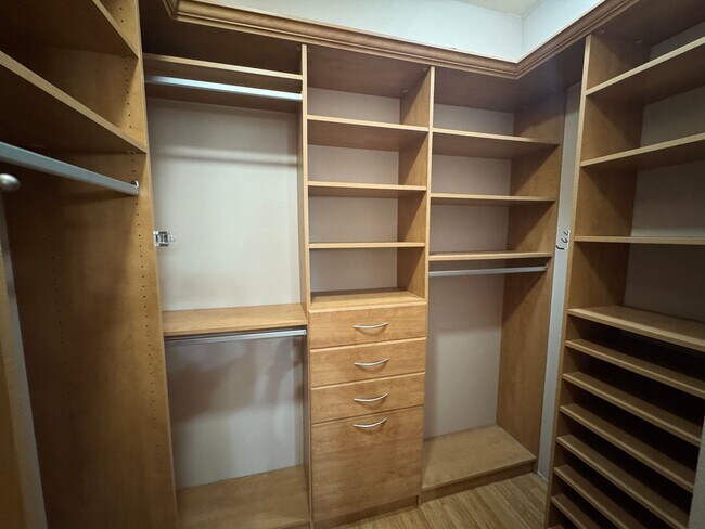 Building Photo - 3 Bed, 2 Bath in Anacortes WATER VIEW and ...