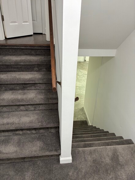 Building Photo - 1744 Woodcliff Pl NE