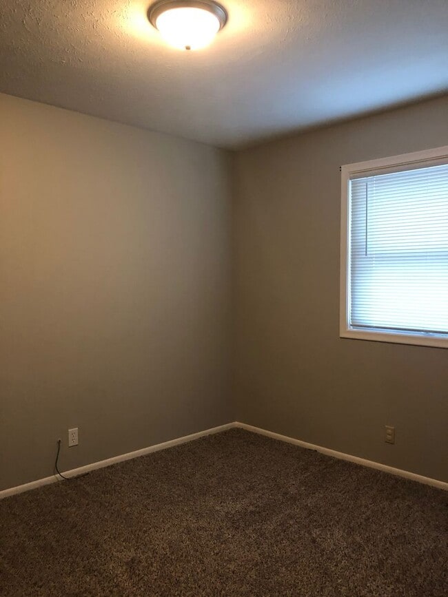 Building Photo - 3 bedroom house in Papillion