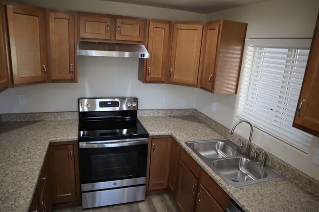 Building Photo - Fully Renovated Home You'll Want To See!