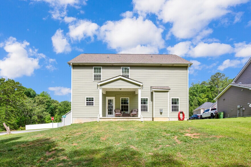 Building Photo - 296 Birch Ave