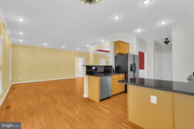 Building Photo - 46855 Willowood Pl