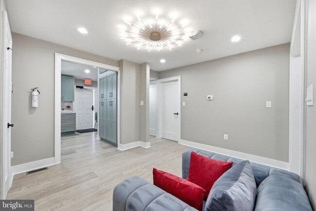 Building Photo - 6314 Barrs Ln