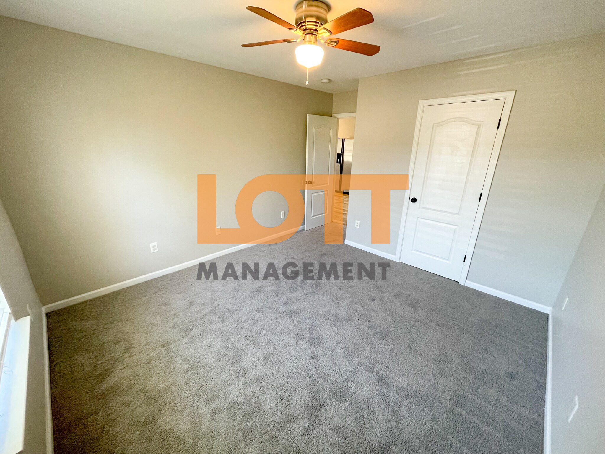 Building Photo - 204 Jarrett Ln