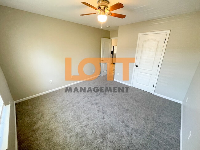 Building Photo - 204 Jarrett Ln