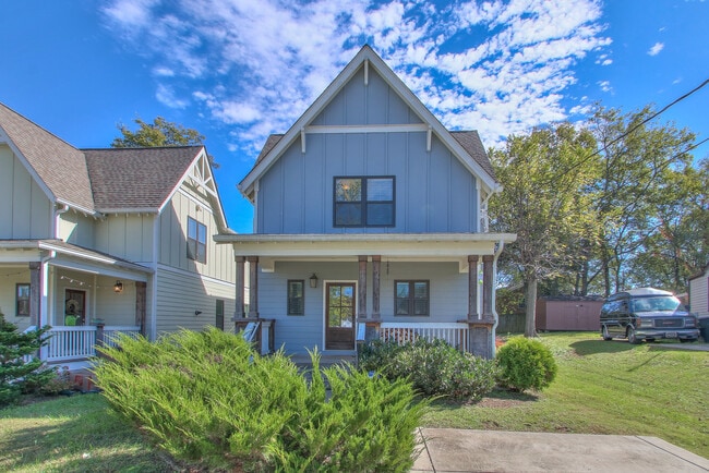 Building Photo - 1422A Huffine St