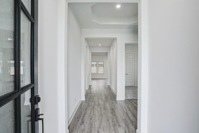 Building Photo - 3003 Lago Costa Dr