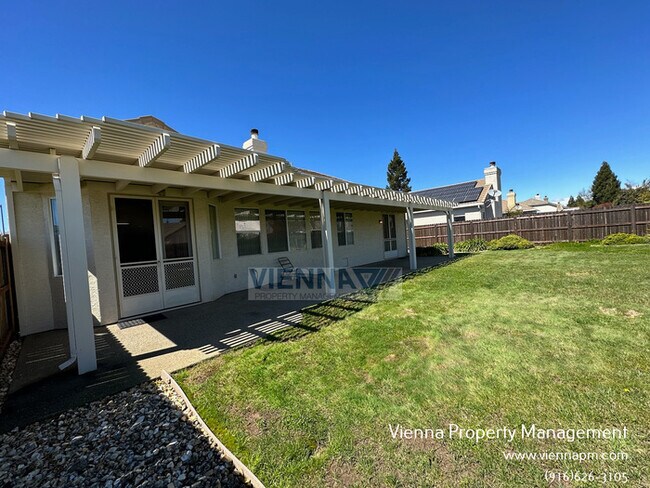 Building Photo - Gorgeous Lincoln Home in Great Neighborhood!