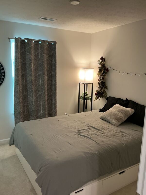 Building Photo - 836 Blackcomb Dr