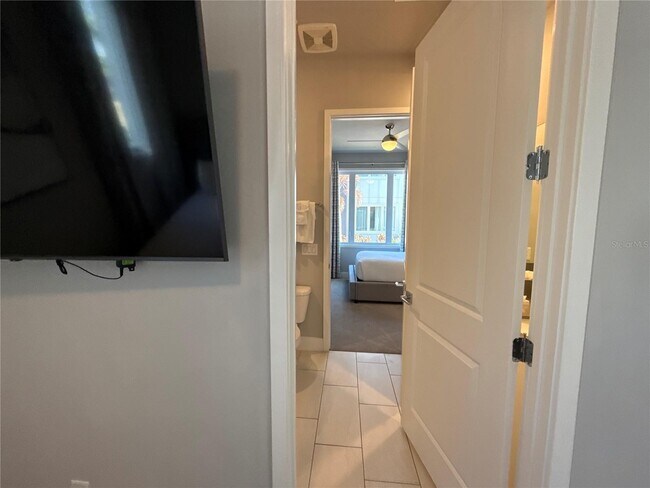 Building Photo - 7740 Sandy Ridge Dr