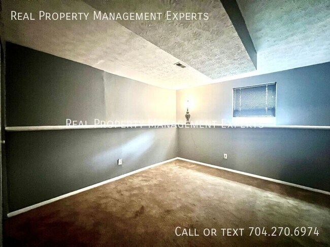 Building Photo - 5120 Speyside Ct