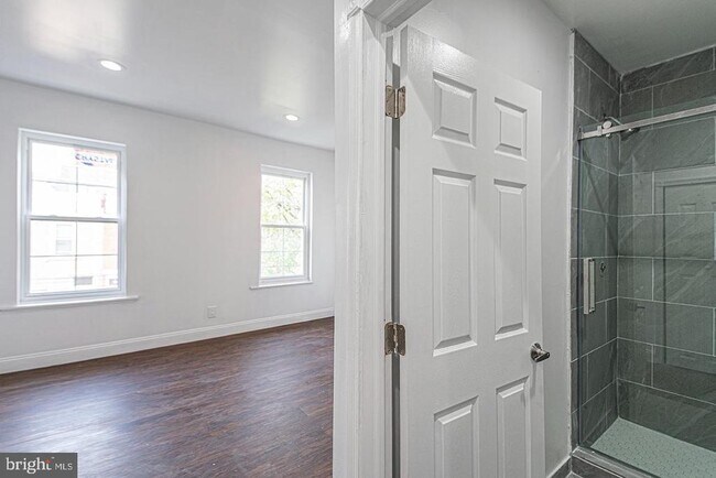 Building Photo - 2238 Oakford St