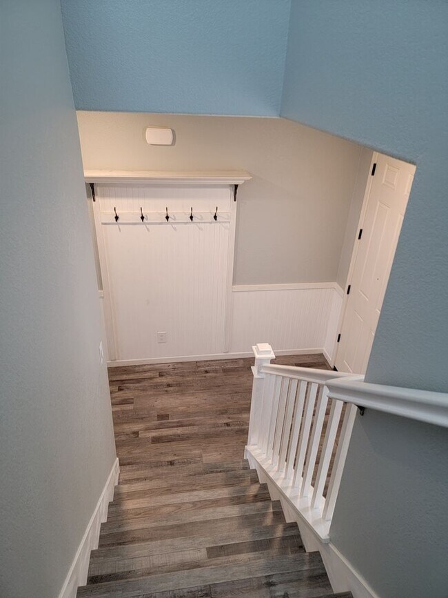 Building Photo - Beautiful 3 Bedroom 2.5 bath Home