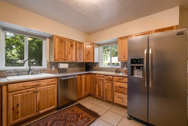 Building Photo - 3812 Calle Del Monte NE