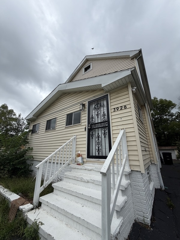 Building Photo - 3926 E 121st St