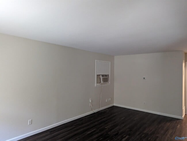 Building Photo - 2106 Griffith Dr NW