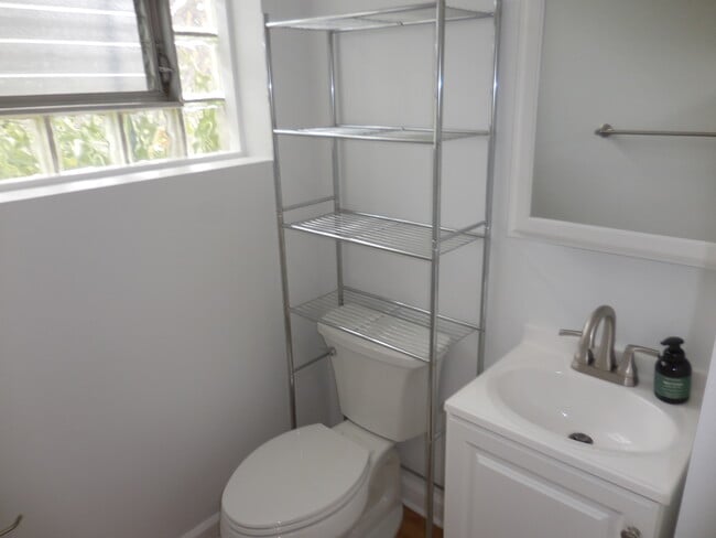 Building Photo - 33 N Rammer Ave