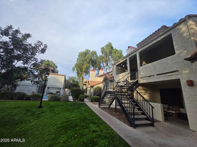 Building Photo - 2333 E Southern Ave