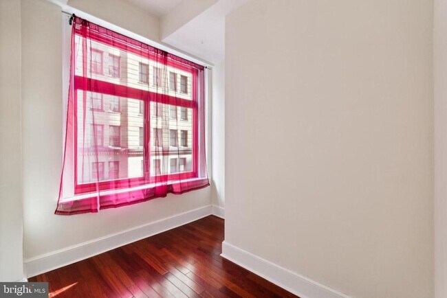 Building Photo - 1500 Chestnut St