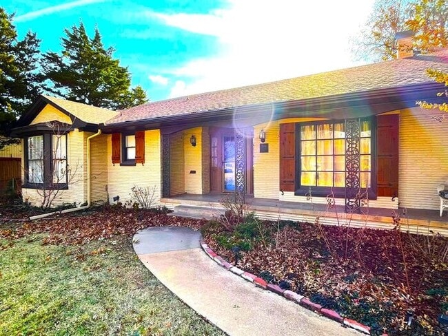 Building Photo - 2 Bed 1.5 Bath 1 Car Garage in the GRADY MUSGRAVE LAKESIDE Addition