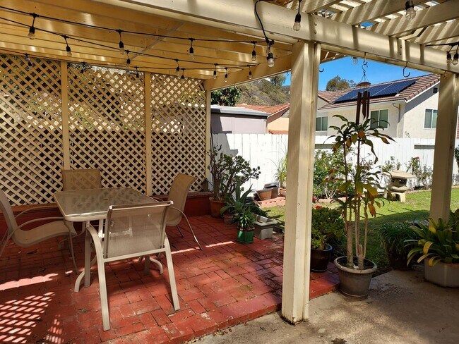 Building Photo - Rancho Penasquitos - 4bed/3bath Single-Two Story Family Home with 2 Car Garage