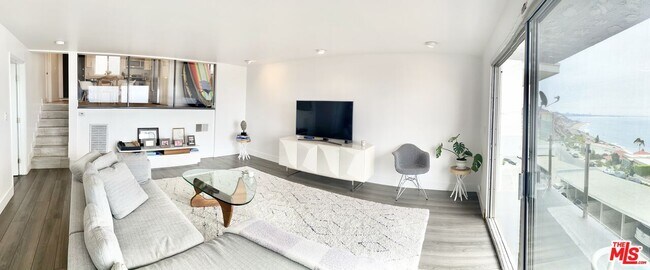 Building Photo - 18203 Coastline Dr