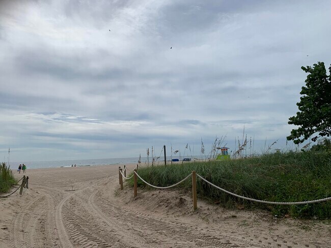 Building Photo - 3208 SE 11th St