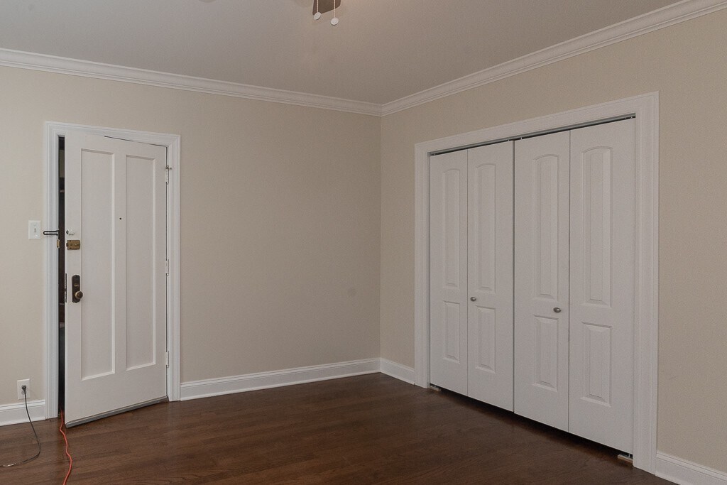 Building Photo - 3817 N Greenview Ave