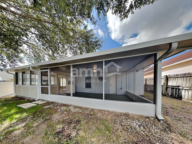 Building Photo - 16027 Dorchester Blvd