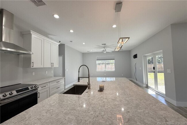 Building Photo - 13305 79th St