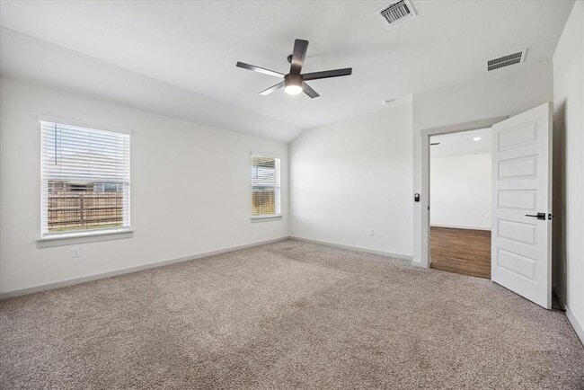 Building Photo - 105 Krause Spgs Dr