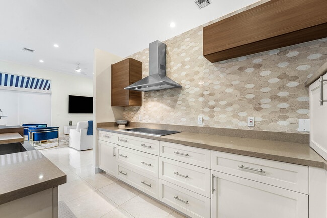 Building Photo - 6673 NW 24th Terrace