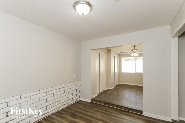 Building Photo - 4050 E Walatowa St