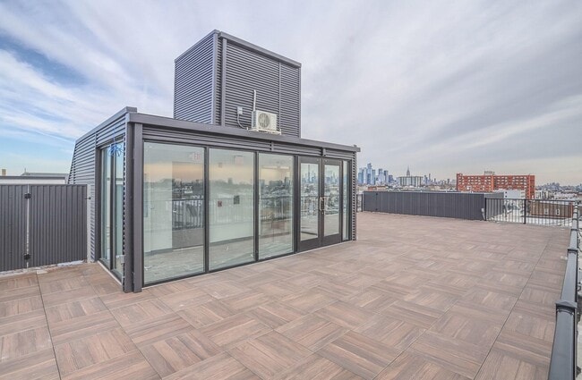 Building Photo - 3516 John F. Kennedy Blvd