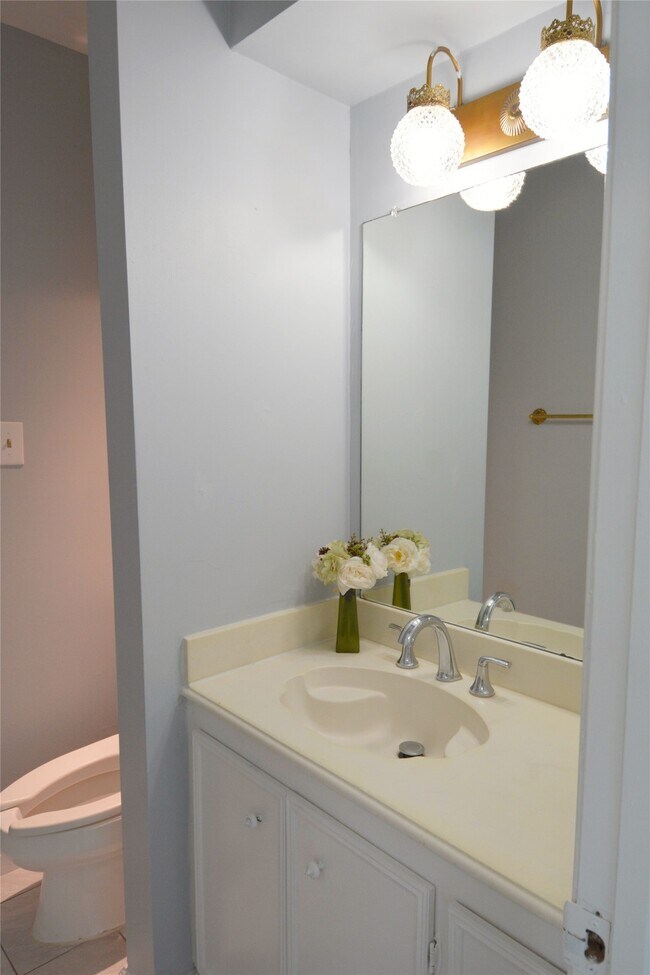 Building Photo - 6707 Las Brisas Dr