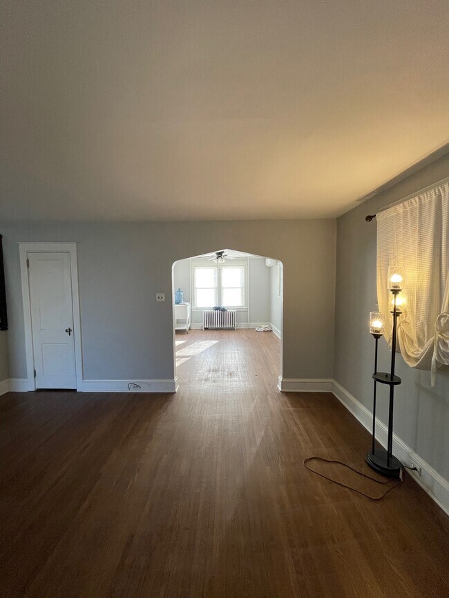 Building Photo - 714 3rd St